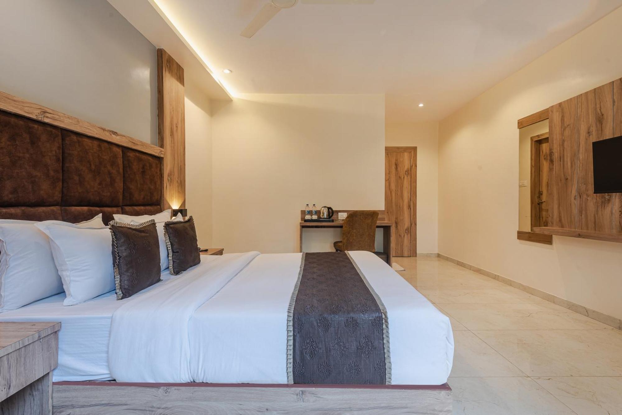 Hotel Silver Park Mumbai Exterior photo